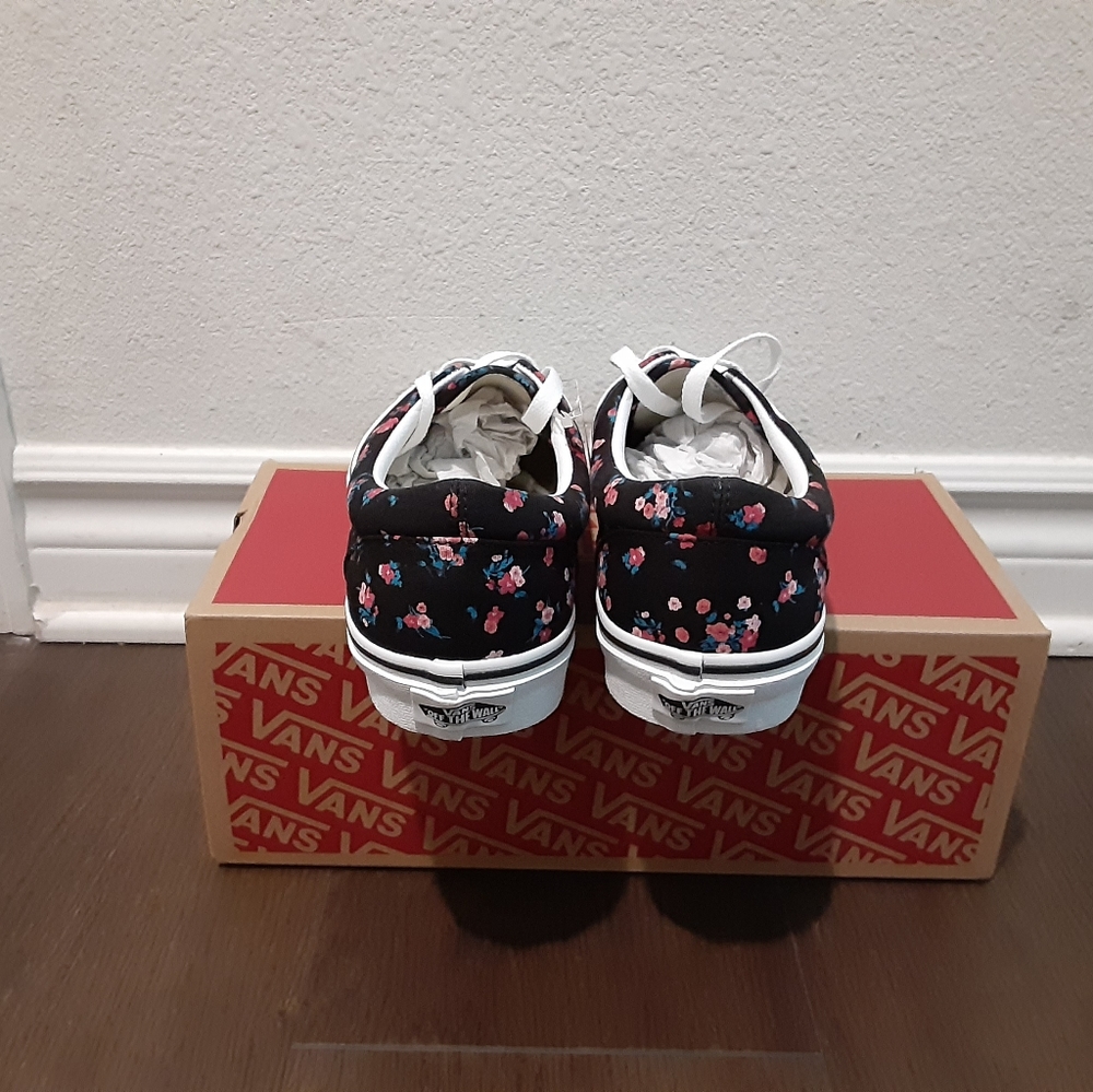 Vans - Picture 4 of 4